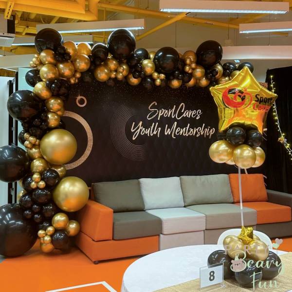 Backdrop Printing Balloon Garlands Set up For Corporate Event backdrop-printing-balloon-garlands-set-up-for-corporate-event